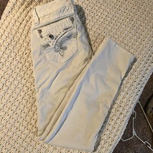 White skinny jeans